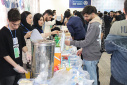 گزارش تصویری بازارچه خیریه غذا برای کمک به کودکان مبتلا به اتیسم