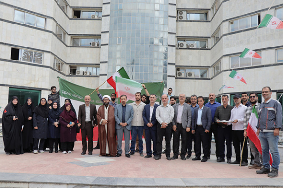 آیین اهتزاز پرچم جمهوری اسلامی ایران در دانشگاه صنعتی نوشیروانی بابل برگزار شد