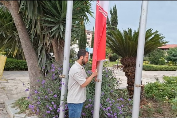 اهتزار پرچم جمهوری اسلامی ایران در دانشگاه صنعتی نوشیروانی بابل