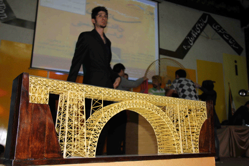 دانشگاه بوشهر صدرنشین مسابقات سراسری سازه های ماکارونی شد