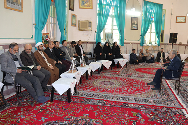 عطرافشانی و گلباران مزار شهدای روستای آردکلا بخش لاله آباد بابل توسط دانشگاهیان