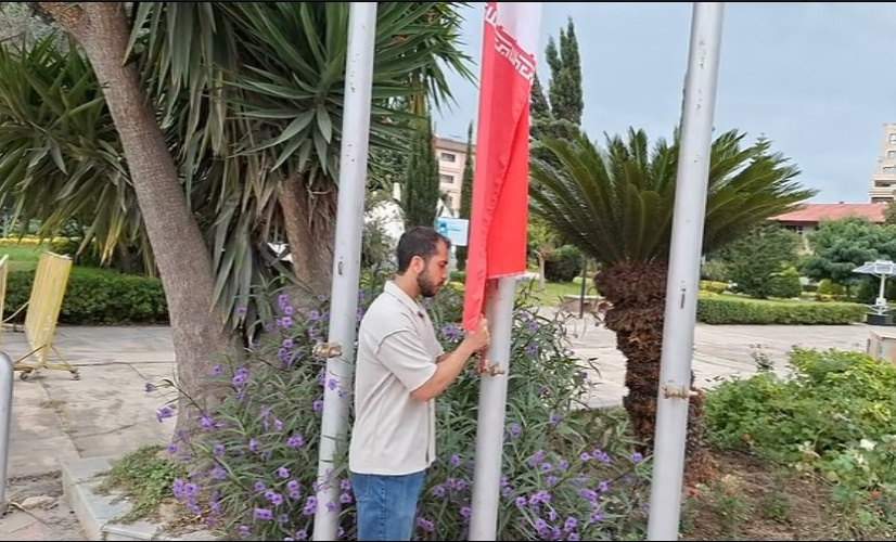 اهتزار پرچم جمهوری اسلامی ایران در دانشگاه صنعتی نوشیروانی بابل